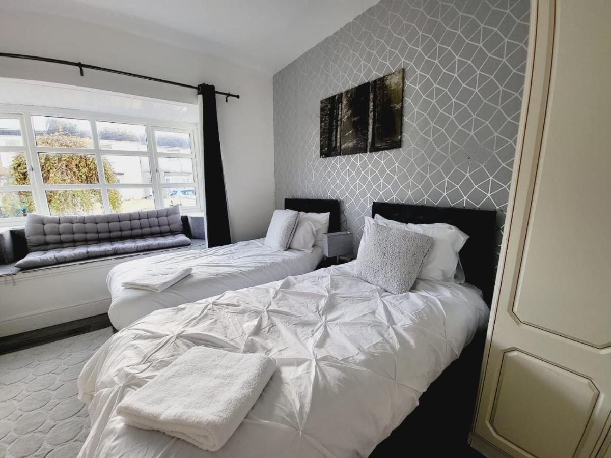 City Centre Room, Wifi, Share Facility Swansea Bagian luar foto