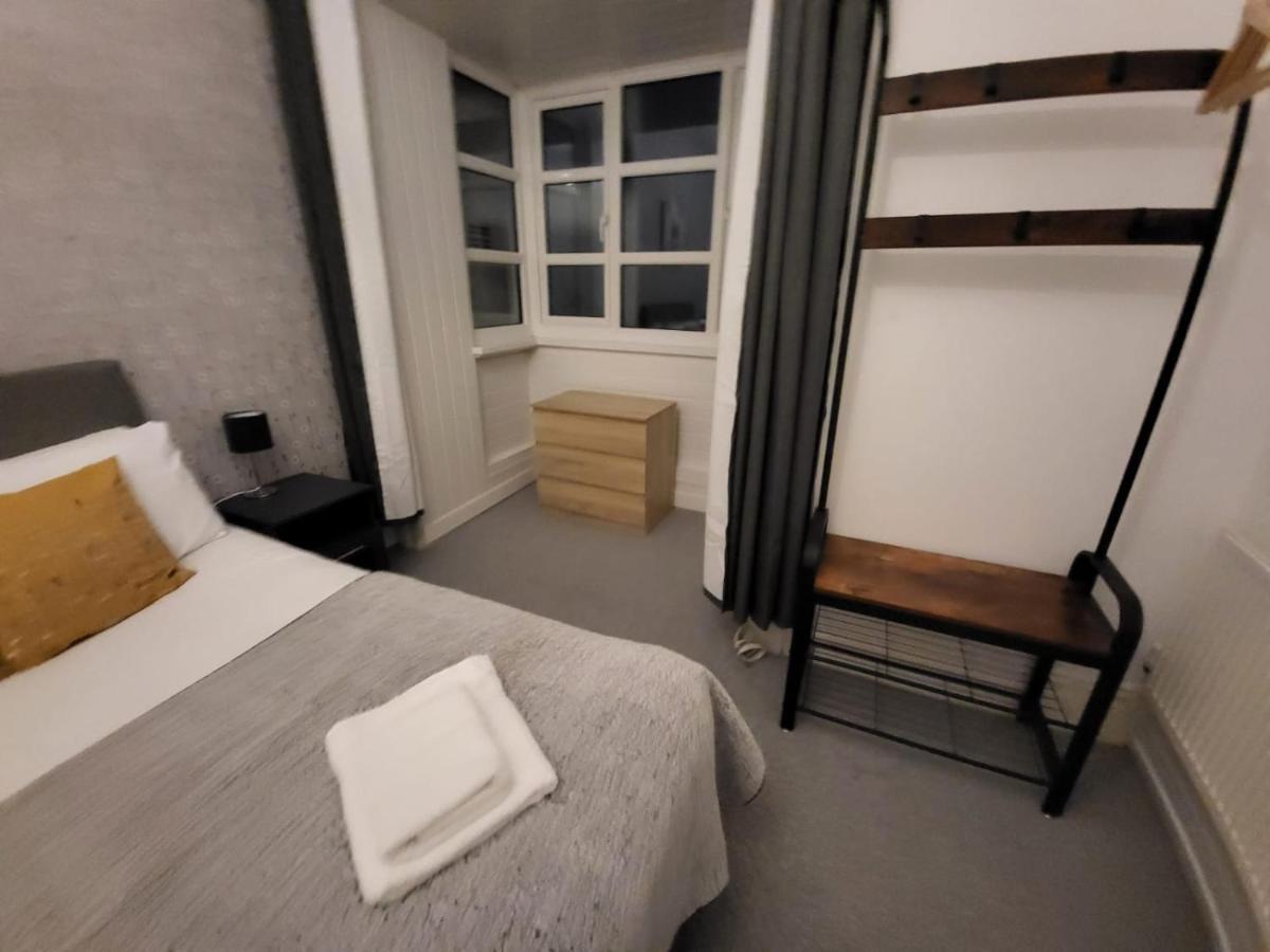 City Centre Room, Wifi, Share Facility Swansea Bagian luar foto